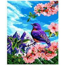 Птичка на фоне гор