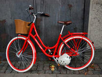 Дамский велосипед с корзинкой